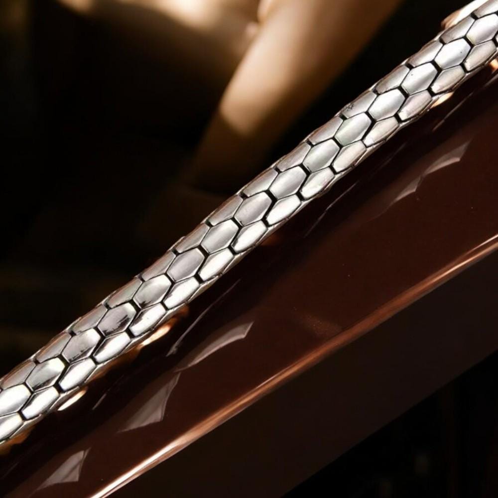 Snake Pattern Bracelet for Men & Women – 8mm Bamboo Chain Design, Smooth Surface Fashion Jewelry - My Store